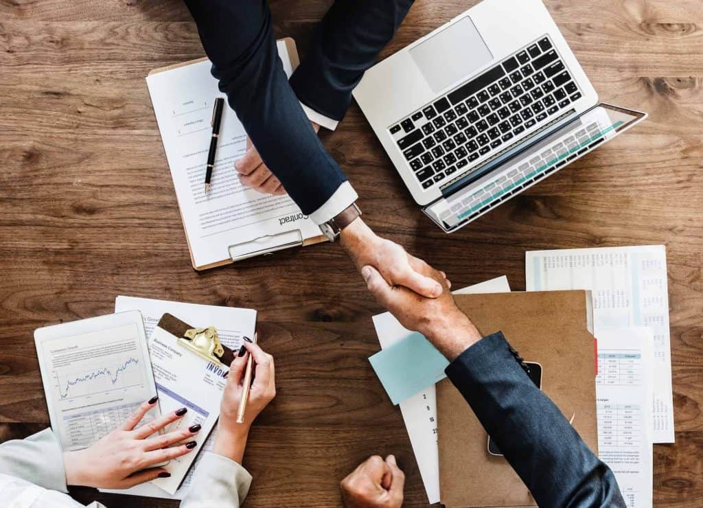 sales-shake-hands