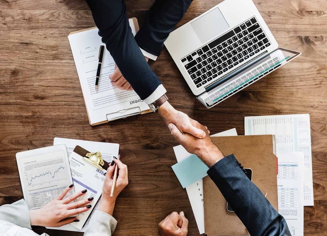 sales-shake-hands