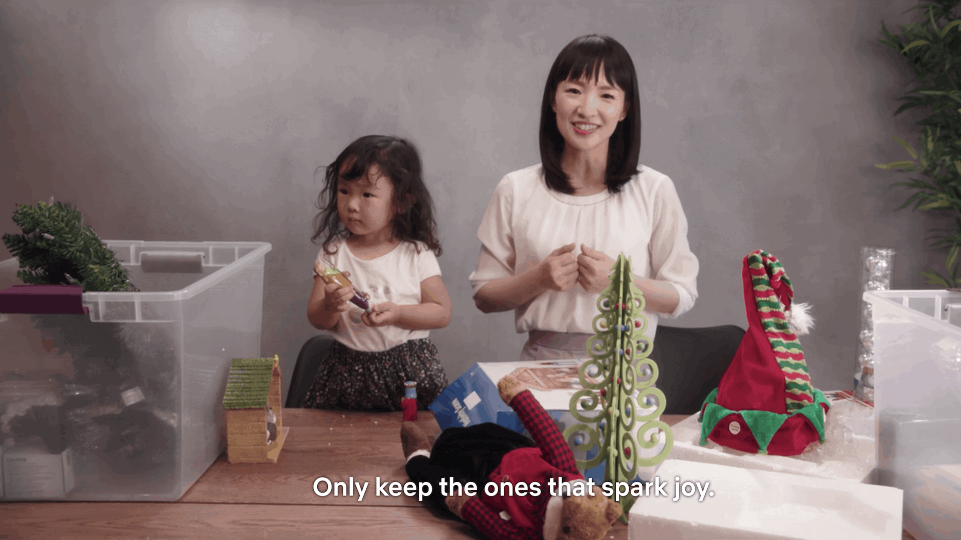 Marie-Kondo-keep-objects-spark-joy