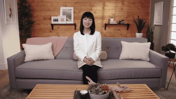 Marie-Kondo-spark-joy-tidying-up-office-desk