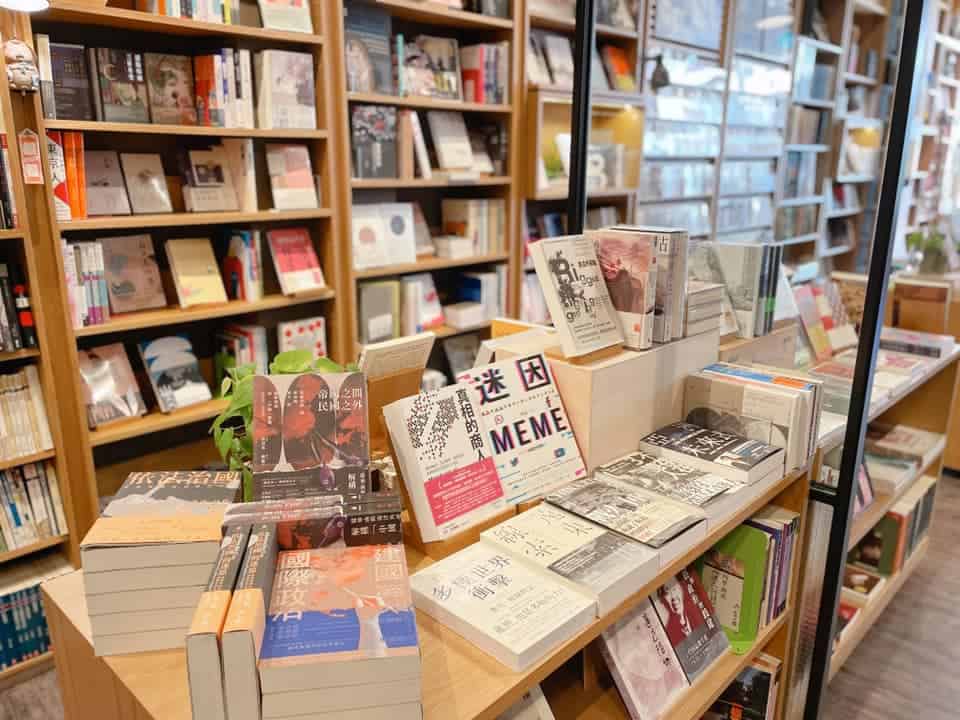 11 Best Bookstore in Singapore to Purchase Books From [2022] 2