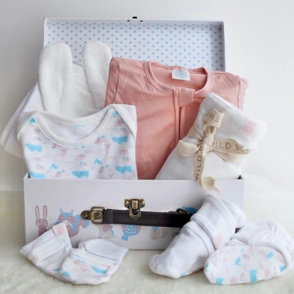 Hot Sale Surprised Cardboard Baby Clothing Gift Set Folding Baby Gift Sweet  Box Hoody Clothing Gift